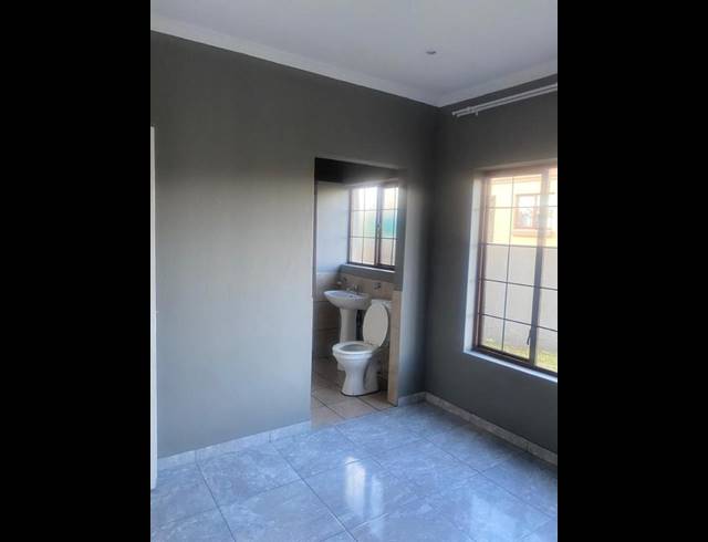 3 BEDROOM HOUSE FOR SALE IN JACKAROO PARK